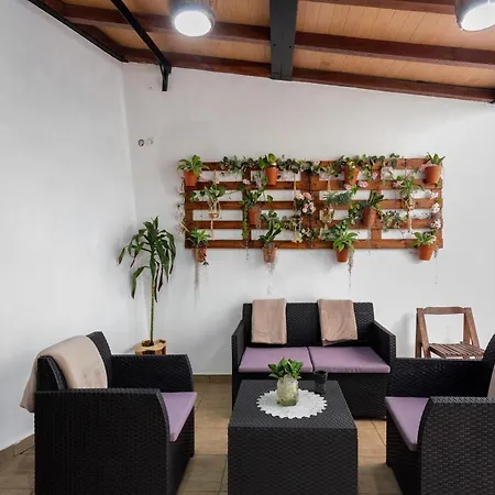 Moradia Casa Feliz 度假居 *